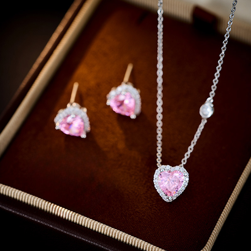 ROSA METÁLICA ETERNA + COLLAR Y ARETES AURORA ENCHAPADO EN ORO 18K