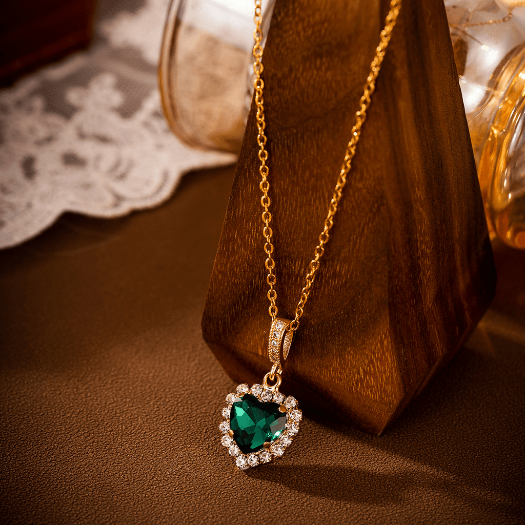 ROSA METÁLICA ETERNA + COLLAR Y ARETES AURORA ENCHAPADO EN ORO 18K